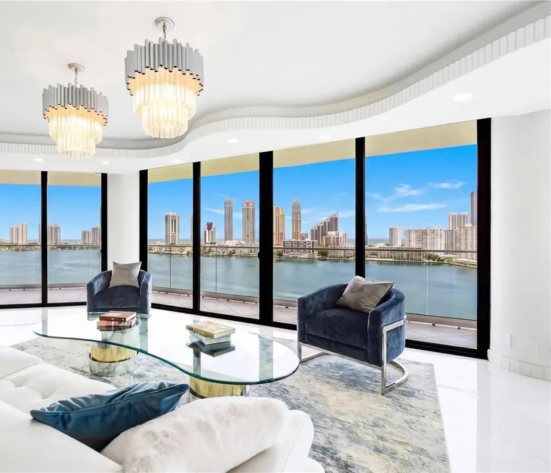 2800 Island Boulevard, Unit 1605, Aventura, FL 33160